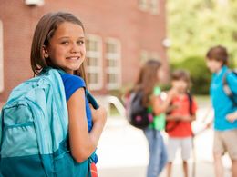 Bolest zad u dětí: Předejít se jí dá správnou taškou do školy a pohybem