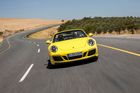 Foto: Nové Porsche 911 GTS září na okruhu i na silnici. Opravdové řidiče si získá manuálním řazením