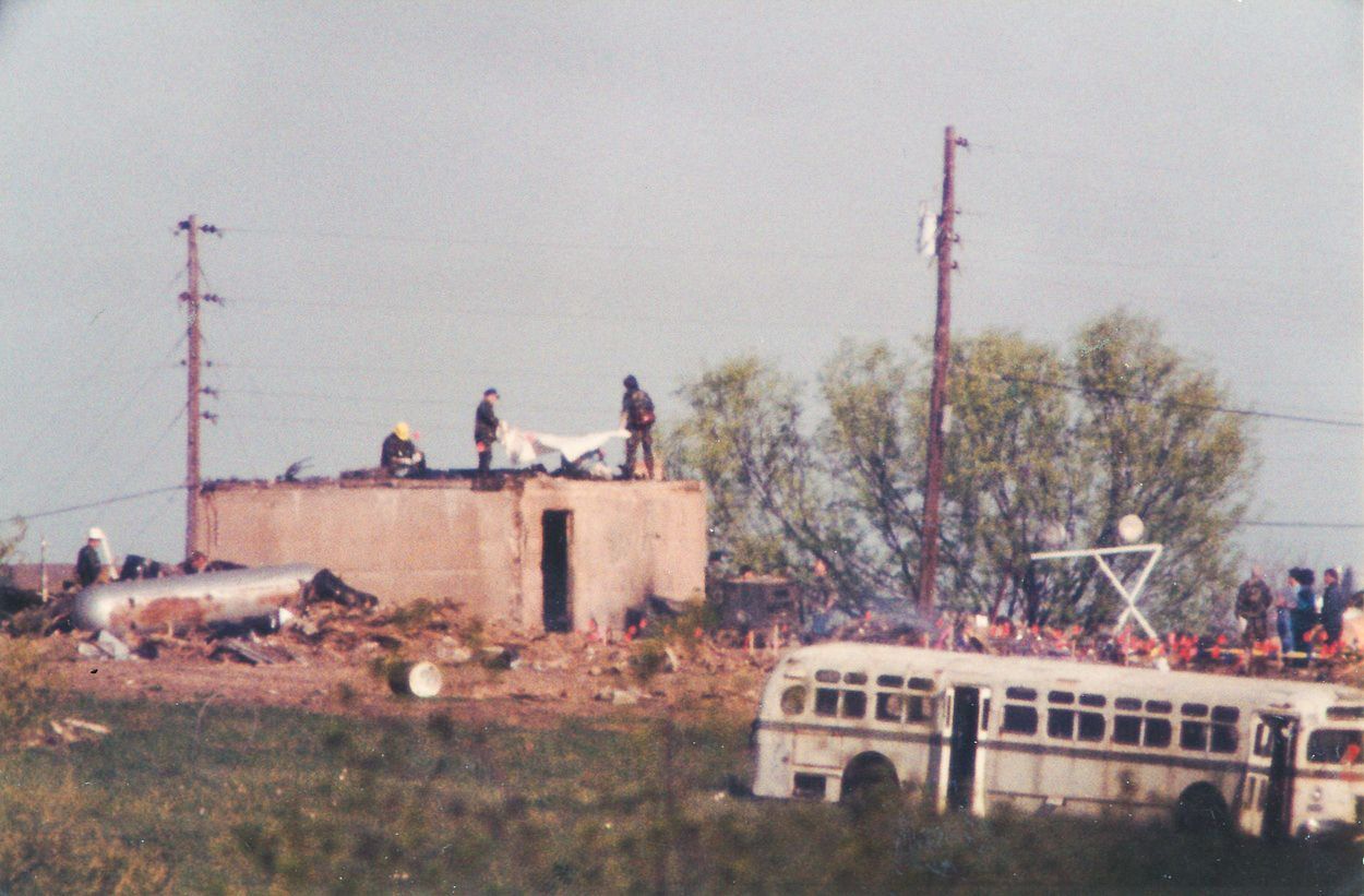 Davidiáni, Waco, Texas, David Koresh, obléhání, masakr, Zahraničí, sekta, USA