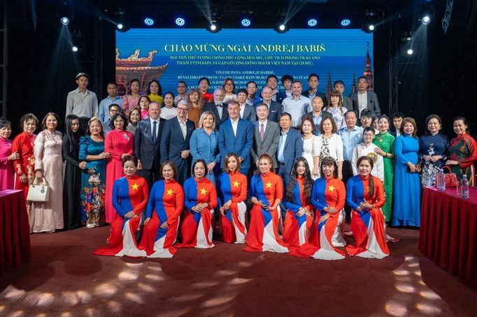 Pro politiky hnutí ANO to není zdaleka první návštěva ve vietnamské komunitě. Někteří ji ale vnímají s určitou nelibostí.