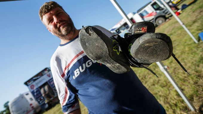 Martin Kolomý stíhal svoji ztrátu jízdou na plný plyn, až prošoupal podrážku pravé boty.