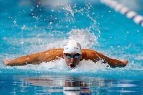 Podívejte se, jak si fenomenální Phelps vyplaval další rekord