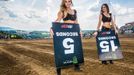 MS v Motokrosu Loket 2014: grid girls