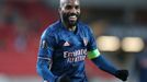 Alexandre Lacazette slaví gól do sítě Slavie