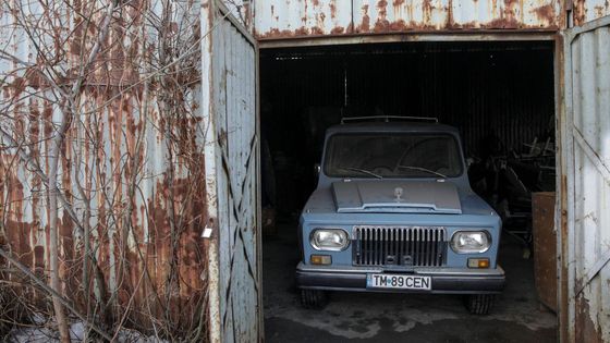 Diktátorovo auto zatím nikdo nechce. ARO po rumunském vůdci Ceaušeskovi nenašlo kupce