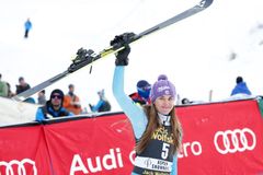 Strachová po prvním kole slalomu v Aare čtvrtá, vede Slovenka Vlhová