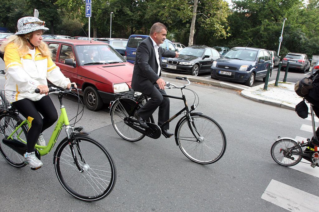 Náměstek ministra na kole