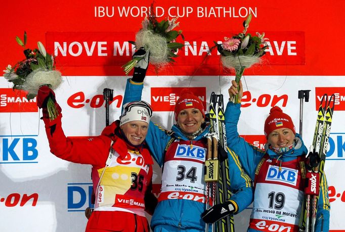 MS v biatlonu 2013,sprint: Tora Bergerová, Olena Pidhrušná a Vita Semerenková