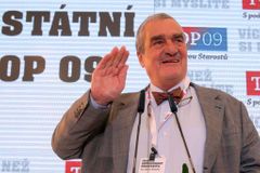 Zmoudří Česko? ptají se Schwarzenberga v zahraničí