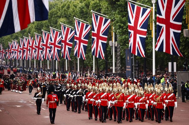 Průvod královské gardy, kterým v neděli končí čtyřdenní oslavy 70. roku vlády královny Alžběty II.