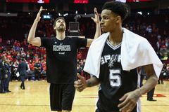 Spurs jsou ve finále konference, Rockets si na konec série odnesli debakl