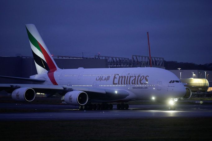 Společnost Airbus dodal poslední letoun typu A380. Převzala ho letecká společnost Emirates, která byla jeho nejvýznamnějším odběratelem.