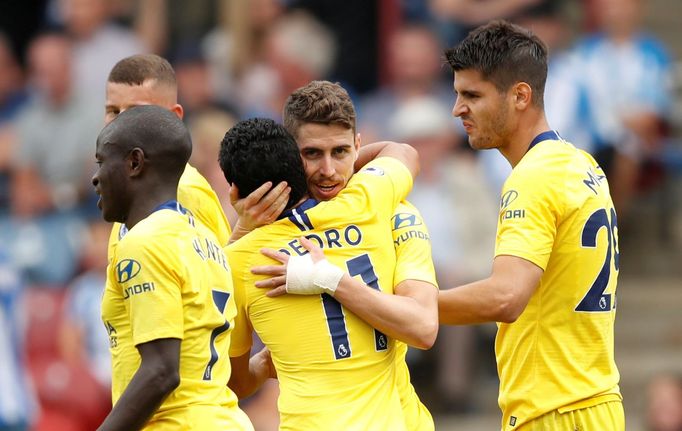 Jorginho z Chelsea slaví gól proti týmu Huddersfield Town.