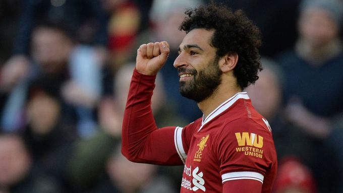 Mohamed Salah z Liverpoolu se raduje z gólu v síti West Hamu