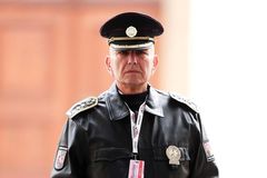 Důsledky průšvihu Fialovy ochranky. Policejní elita hledá "bonzáka", popsaly zdroje