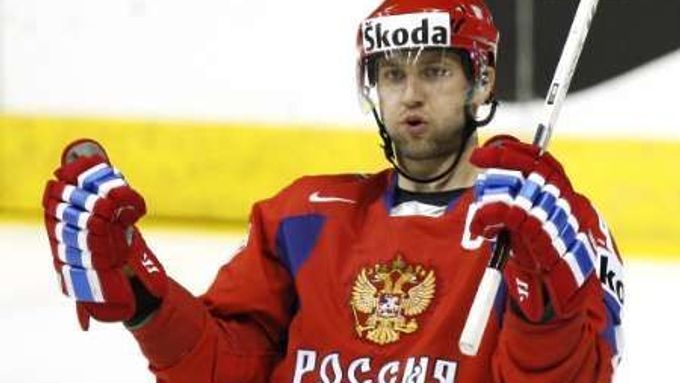 Rus Alexej Morozov se raduje ze vstřelené branky.