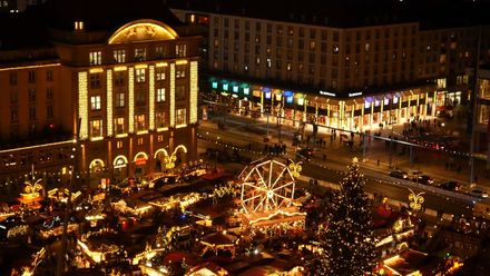 Vánoční trhy v Drážďanech: Mix světel, punče a mechanických skřítků