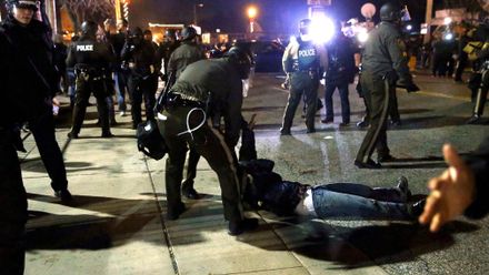 Ve Fergusonu se opět střílí