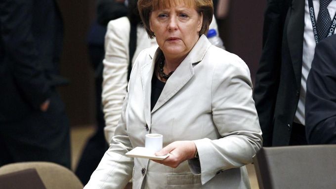 Angela Merkelová nemá v poslední době příliš důvodů k úsměvu.