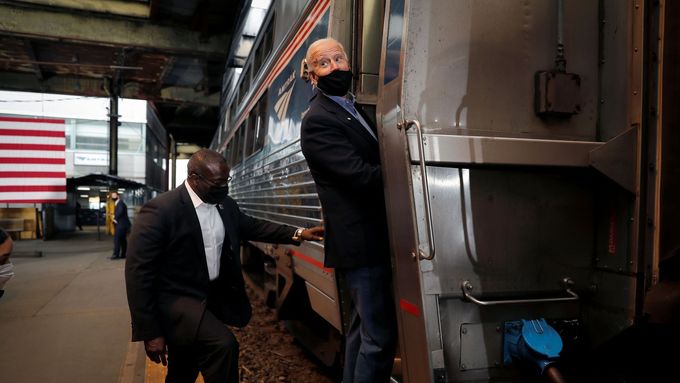 Joe Biden je věrný cestující americké státní vlakové společnosti Amtrak.