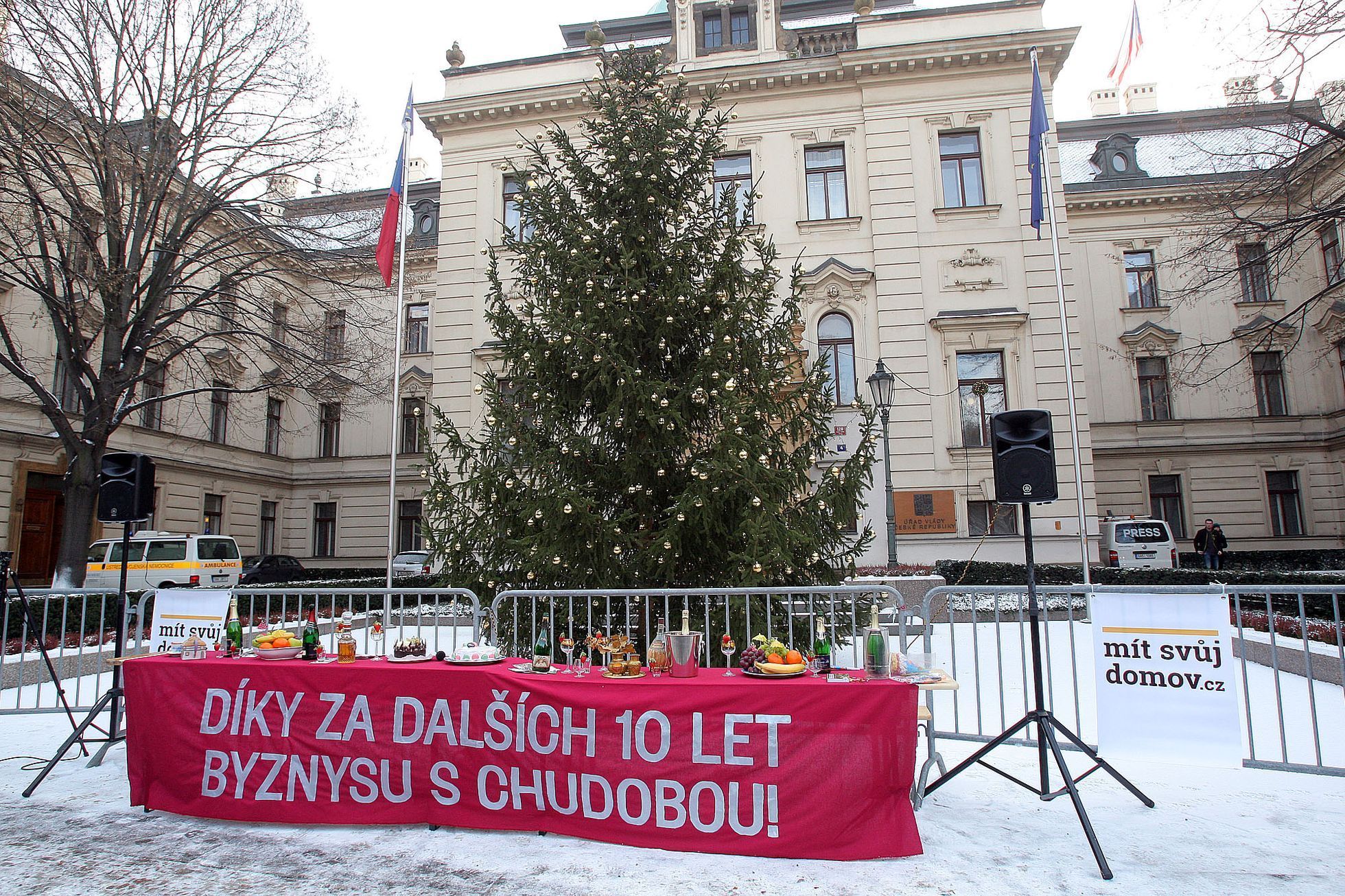 Happening o sociálním bydlení před vládou