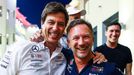 Toto Wolff, šéf týmu F1 Mercedes a Christian Horner, šéf Red Bullu