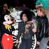 Oslava šedesátých narozenin Liz Taylorové v Disneylandu - únor 1992. Po boku její muž Larry Fortensky.