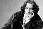 Oscar Wilde má průkazku do knihovny. Před 130 lety o ni kvůli homosexualitě přišel