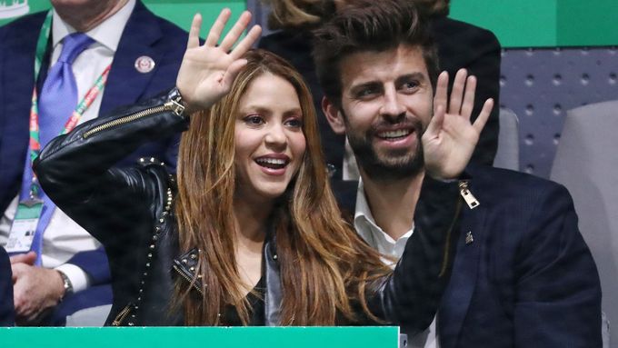 Gerárd Piqué a jeho partnerka Shakira během Davisova poháru.