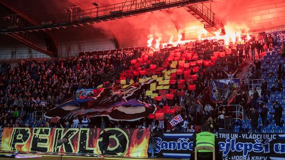 Fanoušci Baníku vytvořili svému týmu proti letitému rivalovi z Hané výbornou atmosféru.