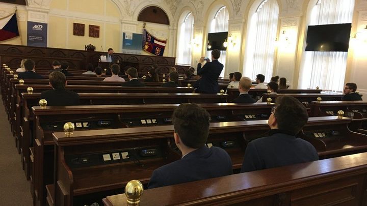Ženy vybojovaly v krajích rekordní vítězství. Stále jich tam je ale jen pětina