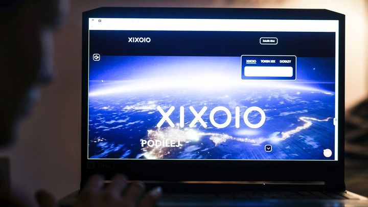 Obří reklamní kampaň, výsledek bez záruky. Před projektem Xixoio varují finance i ČNB; Zdroj foto: Jakub Plíhal