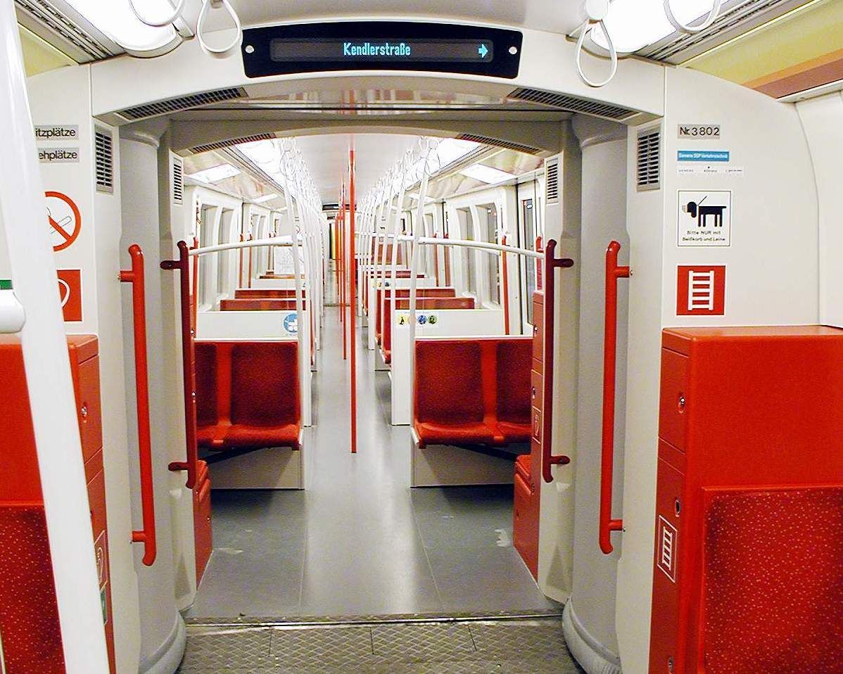 Metro ve Vídni, nové (nemá rozdělené vagóny)