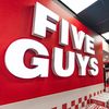 Five Guys, fastfood, jídlo, hamburger, burger, hranolky, gastronomie, Praha