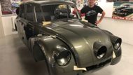 Tatra 87 z roku 1947 je Jakubovým nejoblíbenějším veteránem v rodinné sbírce.