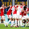 Slávisté slaví gól v zápase LM Inter MIlán - Slavia Praha