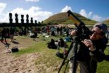 Na Velikonočním ostrově sledovaly zatmění 4000 místních obyvatel a zhruba stejný počet astronomů, vědců i turistů.