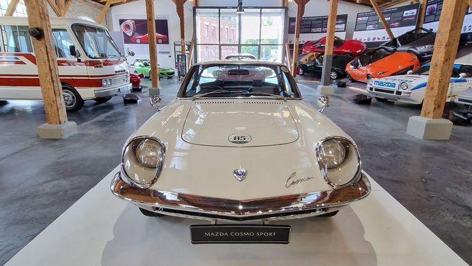 Mazda Cosmo Sport odstartovala sbírku aut pro muzeum.