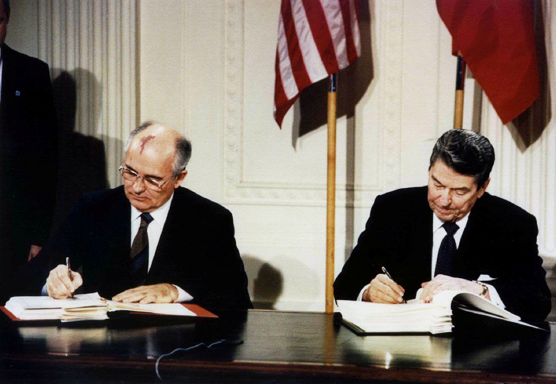 Ronald Reagan, Michail Gorbačov