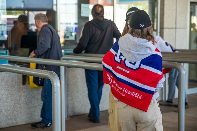 Policie na Mistrovství světa v hokeji 2024 v Česku u O2 Areny v Praze.