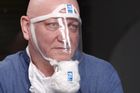 Udělal si masku proti koronaviru z PET lahve: Musíte chránit i oči a nosit rukavice!