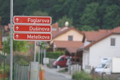 Spolky národnostních menšin budou moci žádat o dvojjazyčné pojmenování ulic v obci