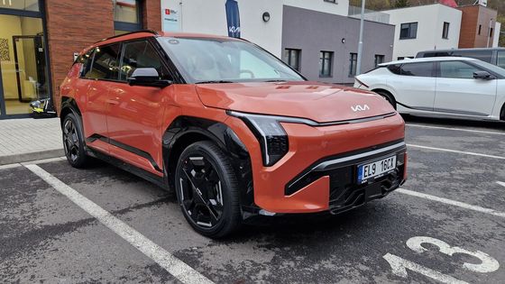 Kia EV3 přijíždí na český trh ve třech výbavách a se dvěma velikostmi baterie.