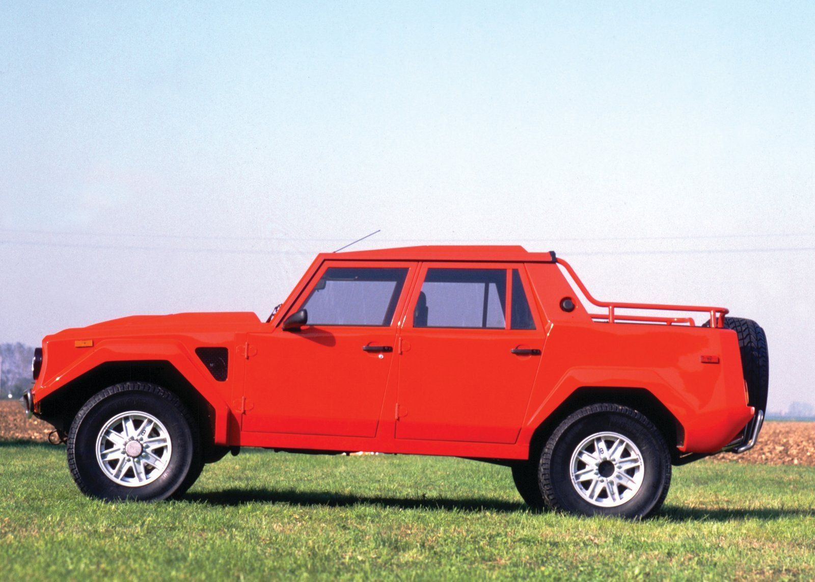 Lamborghini LM002