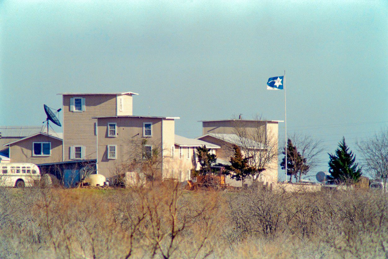 Davidiáni, Waco, Texas, David Koresh, obléhání, masakr, Zahraničí, sekta, USA
