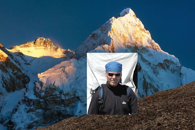 Na ilustrační koláži: Archivní foto horolezce Milana Sedláčka, v pozadí masiv hory Mt. Lhotse.