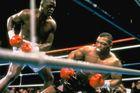 Video: K.O. nec mýtu. Před 25 lety šel Tyson poprvé k zemi