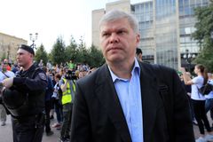 Opozičního kandidáta ve volbách podpořili i vojáci, stěžují si na životní úroveň