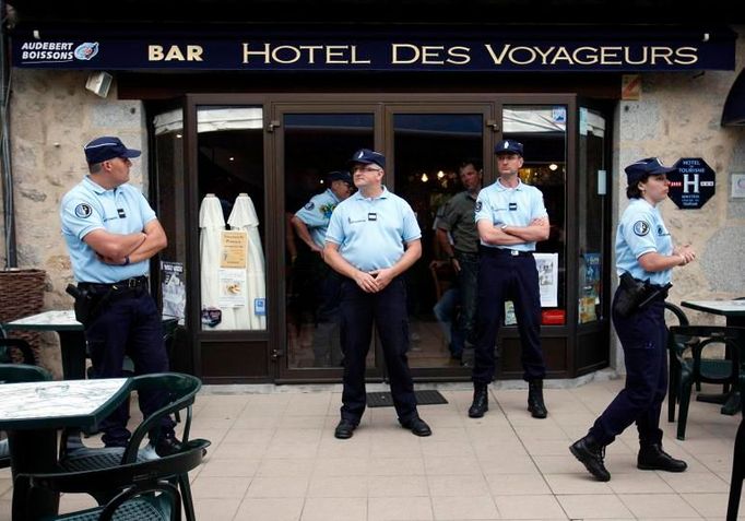 Policie provádí razii v hotelu, kde je i Kreuziger