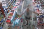 Volný pád po česku. Kamery zachytily řádění muže na Olomoucku, vše začalo nevinně